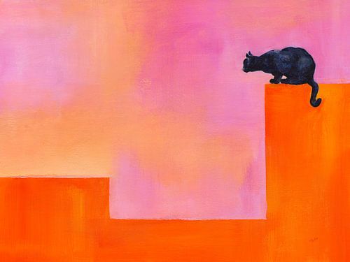 Zwarte kat op een oranje muur