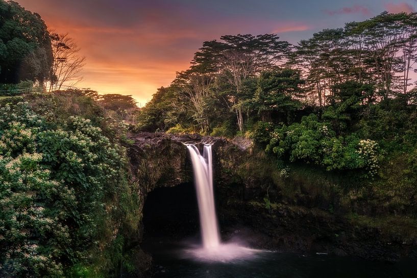 Rainbow Falls par road to aloha