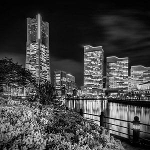 Idyllische Yokohama Skyline bei Nacht | monochrom