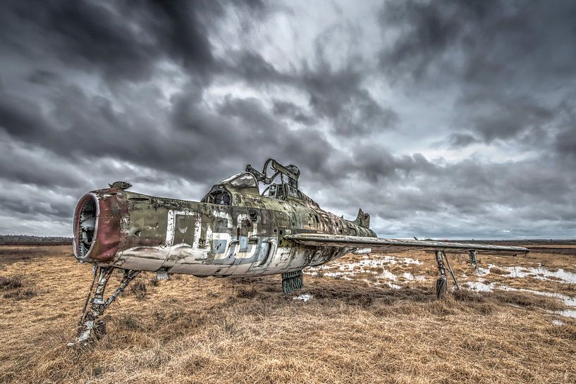 Abandoned plane by Gerben van Buiten