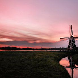 Mill During Pink Sunset von Ingrid Leegte