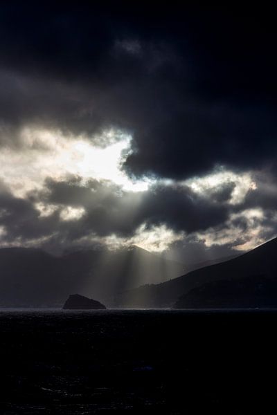 Storm op zee 2 van Lina Heirwegh