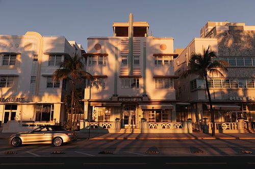 Ocean Drive by Jalisa Oudenaarde