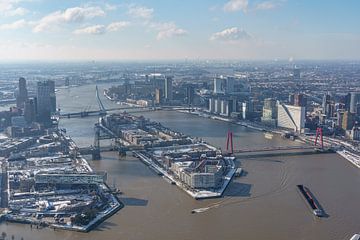 Rotterdam vanuit de lucht gezien. van Jaap van den Berg