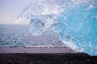 IJsbergen smelten op het zwarte diamantstrand in IJsland van MPfoto71 thumbnail