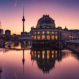 Sonnenaufgang am Bode Museum von Oliver Hey