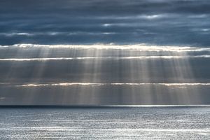 Lichtgordijn boven de oceaan aan de kust van Lanzarote-