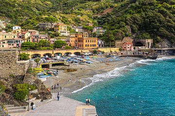 View of Monterosso al Mare on the Mediterranean coast in Italy by Rico Ködder