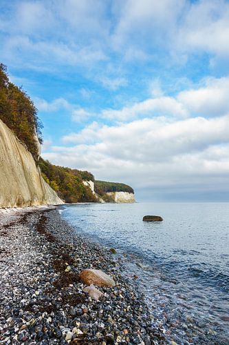Die Ostseeküste auf der Insel Rügen im Herbst