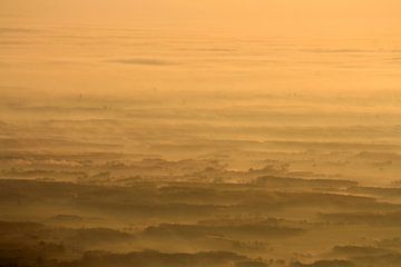 Varen over de ochtendmist