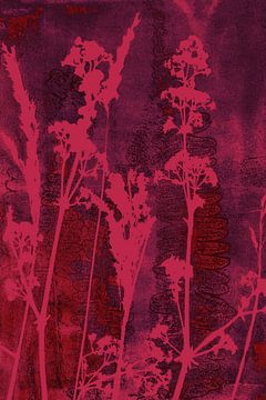 Abstract botanisch. Bloemen, planten en grassen in paars, rood, roest oranje van Dina Dankers
