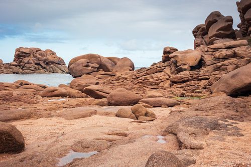 Côte de Granit Rose bij laag tij, Frankrijk