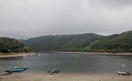 Uitzicht vanaf een brug bij Rurberg, Duitsland.