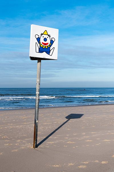 Clown sur la plage par Wim Stolwerk