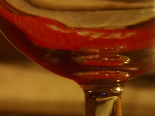 Plus de vin rouge dans le verre ?