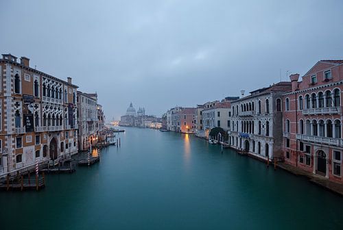 Ochtendsfeer aan het Canal Grande