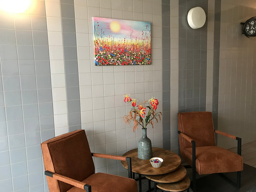 Peinture d'un champ de fleurs, par Bianca ter Riet