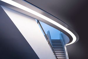 Escalier vers la lumière