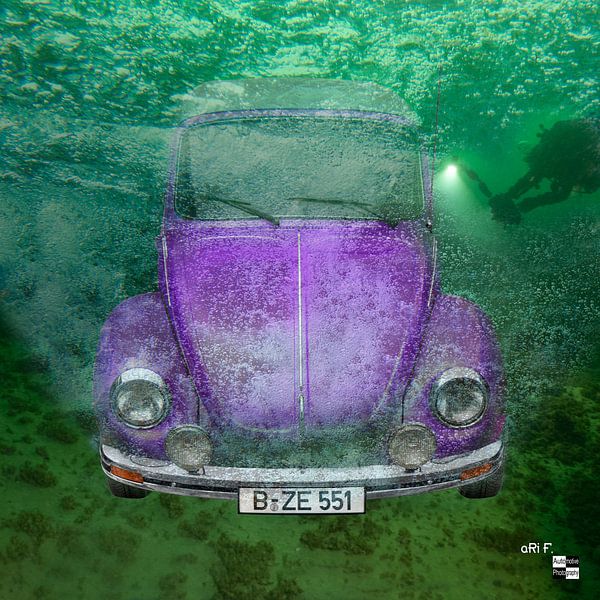 VW Käfer Cabrio under water von aRi F. Huber