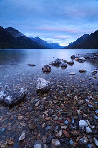 Night falls in the Canadian Rockies