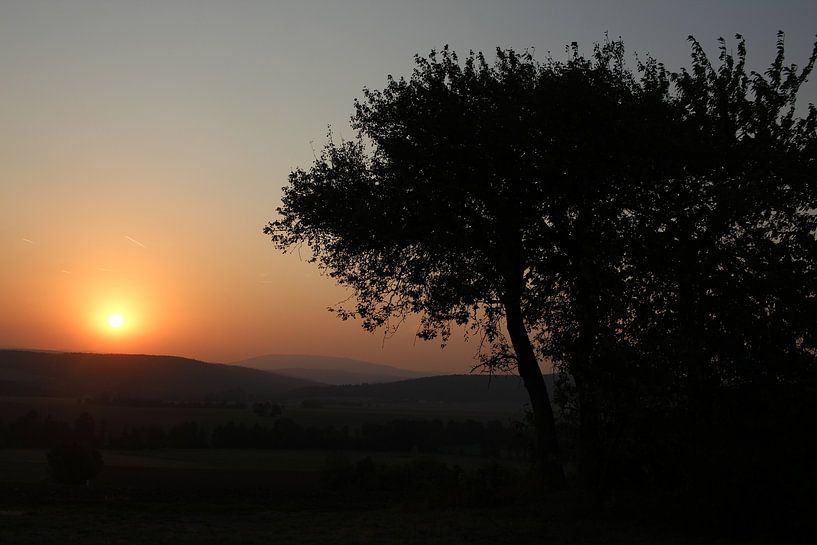 Sonnenuntergang im Sommer in Richtung Rhön von Martin Flechsig
