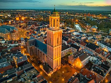 Zwolle Peperbus in de binnenstad tijdens zonsondergang