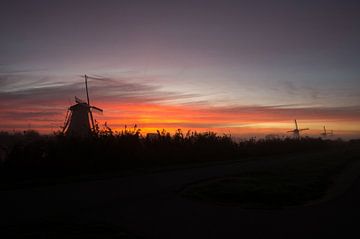 les moulins à vent du lever du soleil sur Andrea Ooms