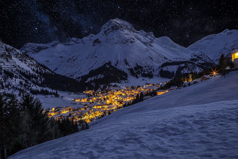 Lech am Arlberg de nuit en hiver par Ralf van de Veerdonk