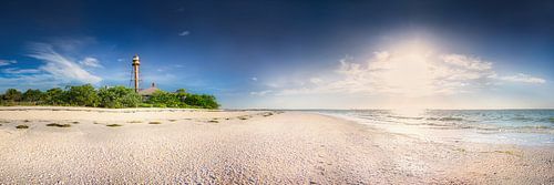 Vuurtoren op het strand van Sanibel Island in Florida.