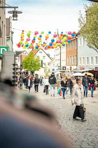 Zomerlantaarns in de voetgangerszone Kempten im Allgäu