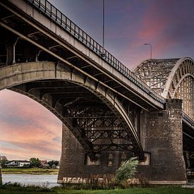 Brücke Nijmegen von Cindy Schipper