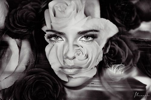 Adriana Lima: Double Exposure Rosen (schwarz & weiß) von Nevanilio Sancho
