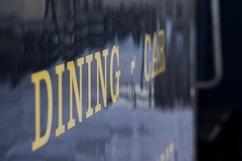Dining car by Mark Nieuwenhuizen