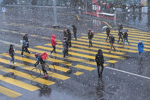 Durch den Schneesturm von Matthias Luescher