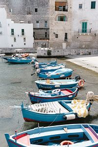 De haven van Monopoli, een toeristische Italiaanse plaats in Apulië