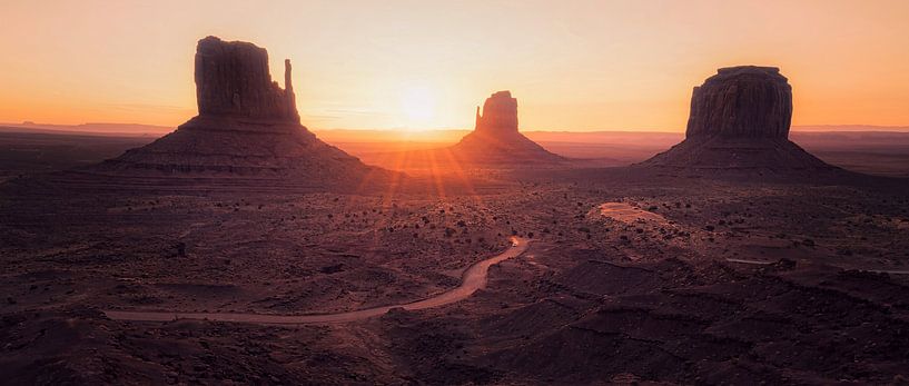 Navajo Silhouetten van Loris Photography