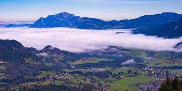 het Illertal tijdens inversie weersomstandigheden van Walter G. Allgöwer