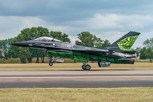 Atterrissage du F-16 Demo Team belge : le Dream Viper.