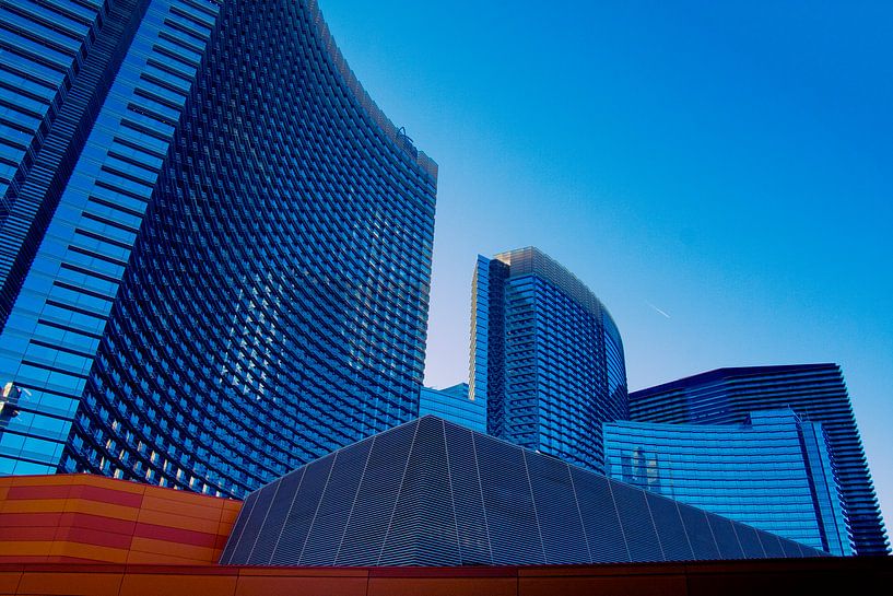 Las Vegas - Aria-Resort-Gebäude in Himmelblau von Mark Pot