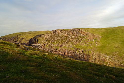 Stoer Head is a headland north of Lochinver , Scotland.
