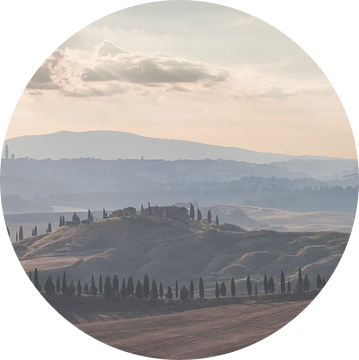 Heuvels en cipressen bij Siena, Toscane.