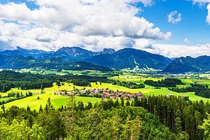 Blick vom Isenberch auf die Berge der Allgäuer Alpen