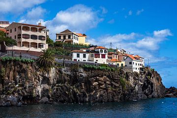 Uitzicht naar Camara de Lobos op het eiland Madeira