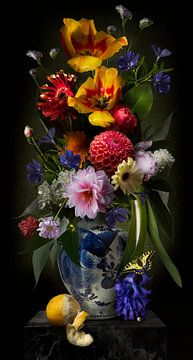 Royal trisha bloemstilleven van Sander Van Laar