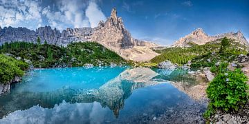 Mountain landscape at Lake Sorapis in the Dolomites by Voss Fine Art Fotografie