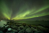 Polarlicht über Felsformationen in Norwegen von Marco Verstraaten Miniaturansicht