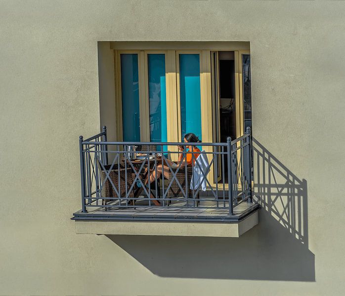 Petit déjeuner sur le balcon par BAEN