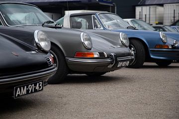 Schöne alte Porsches in einer Reihe