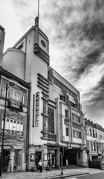 Trotse Art Deco architectuur topper in Porto