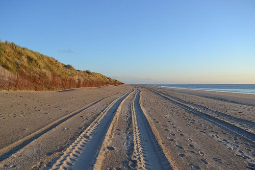 Zeeland, Ouddorp , traces in the sand